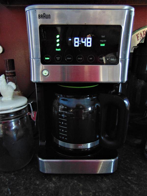Braun KF7170 BrewSense Drip Glass Coffeemaker, 12 Cup, Stainless Steel  Working
