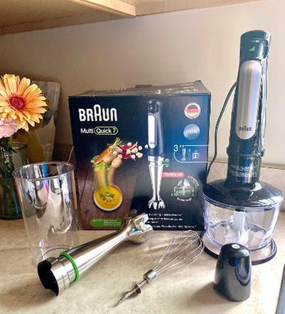  Braun MQ7035X 3-in-1 Immersion Hand, Powerful 500W Stainless  Steel Stick Blender Variable Speed + 2-Cup Food Processor, Whisk, Beaker,  Faster, Finer Blending, MultiQuick