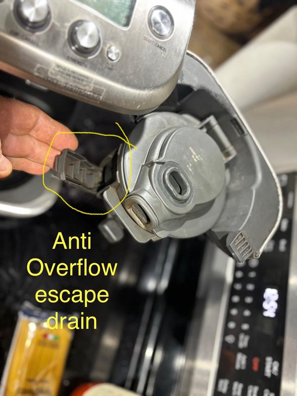mess saver, re-directs overflowing coffee into pot