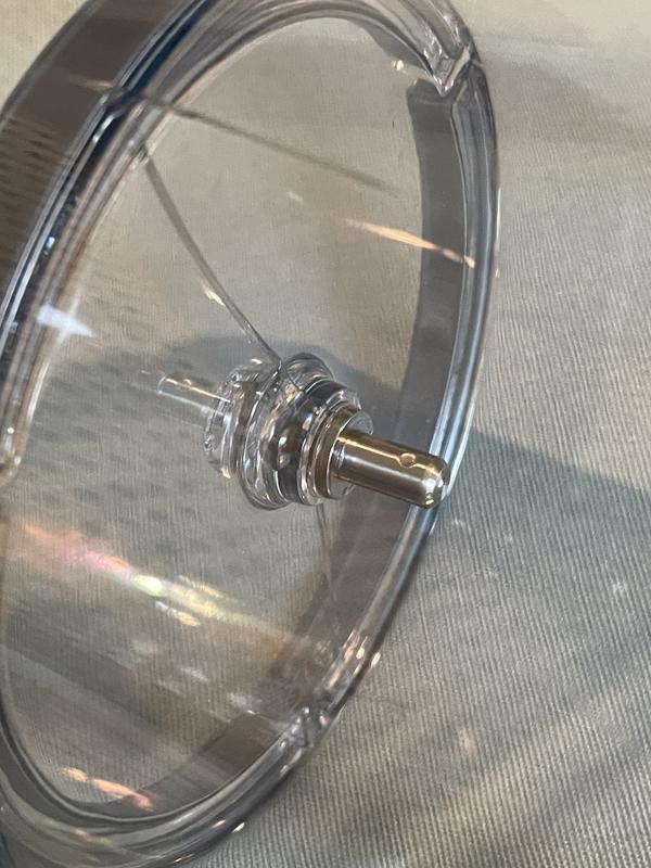 Bottom and side cracks