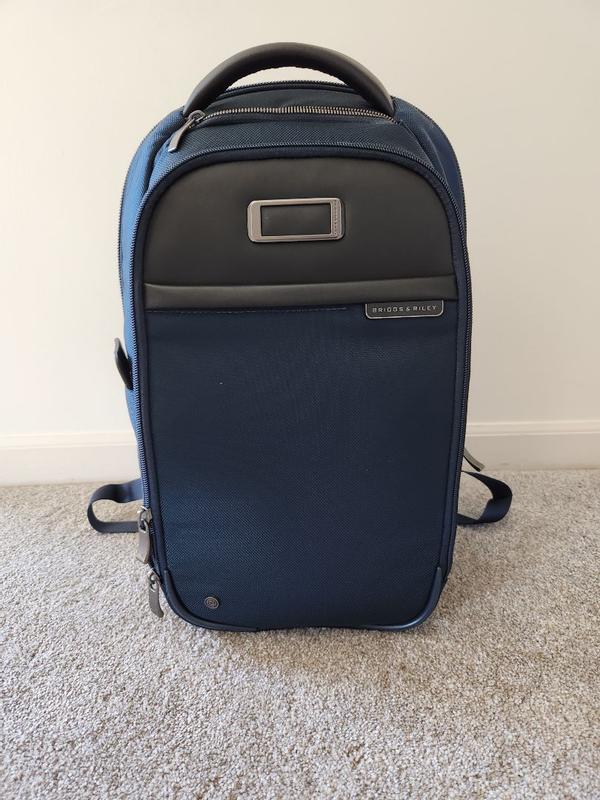 Customer photo for "Beautiful slim backpack"