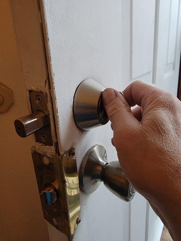 Brinks Tulip Knob and Deadbolt Combo