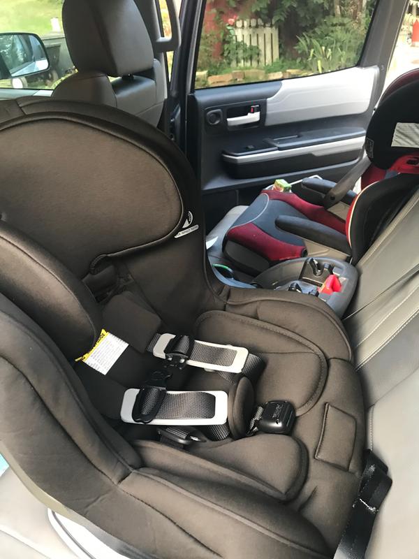Fits great with 2 other car seats.