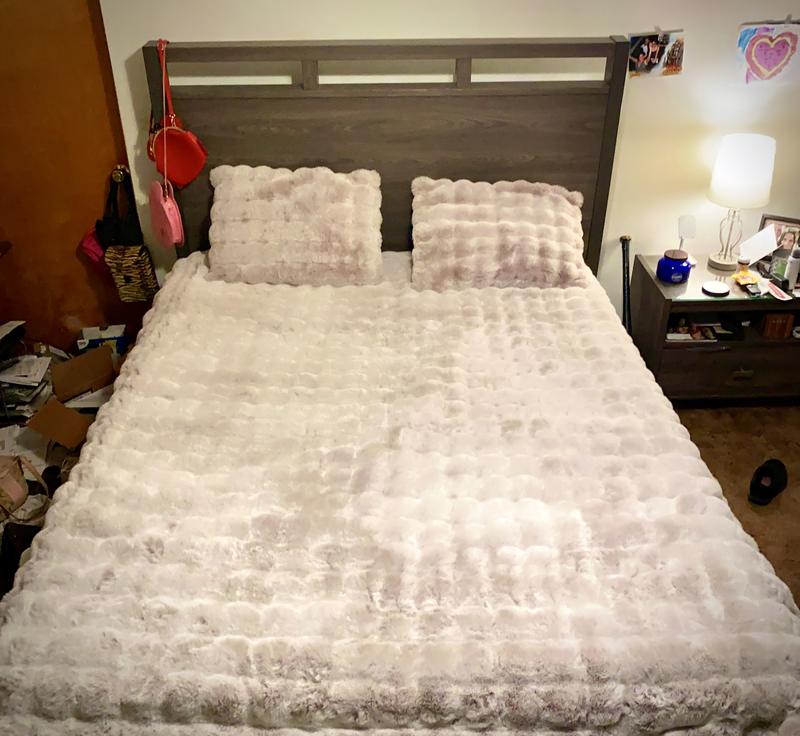 UGG® Ridgeline Faux Fur 3Piece Comforter Set Bed Bath and Beyond Canada