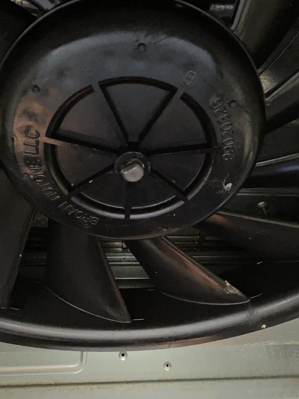 Fan blade on BKDB1 SERIES RANGE HOOD
