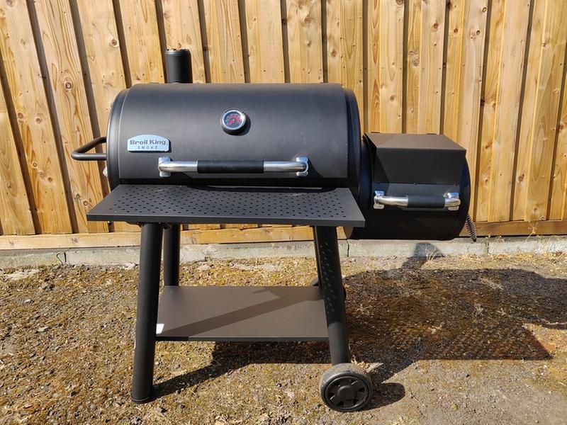 Broil King Smoke Offset Charcoal Smoker