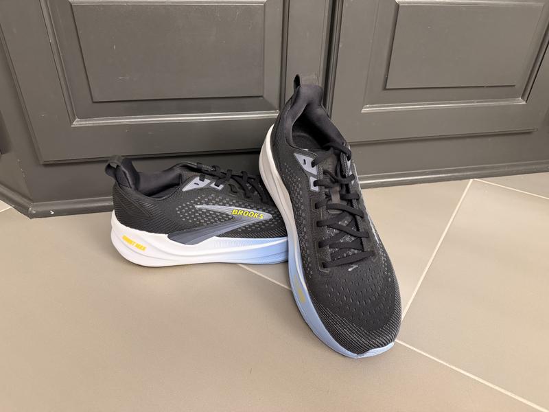 Customer photo for "Most comfortable shoes for running"