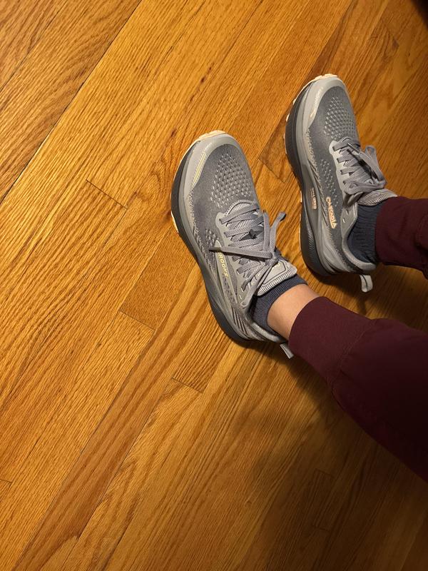 Customer photo for "Cascadia 20, good cushioning for hip arthritis"