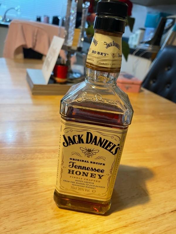 み*と様 Jack Daniel's Tennessee Whiskey 750 Jack Daniel's Gentleman Jack Tennessee Whiskey, 750 mL