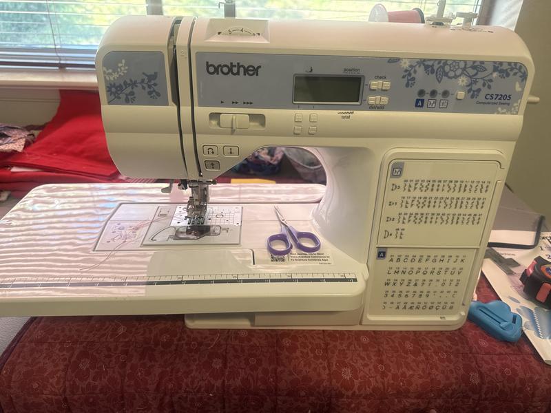 Brother CS7205 Computerized Sewing Machine with Wide Table