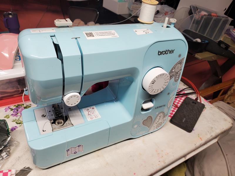 Brother LX3817A 17-Stitch Sewing outlet Machine