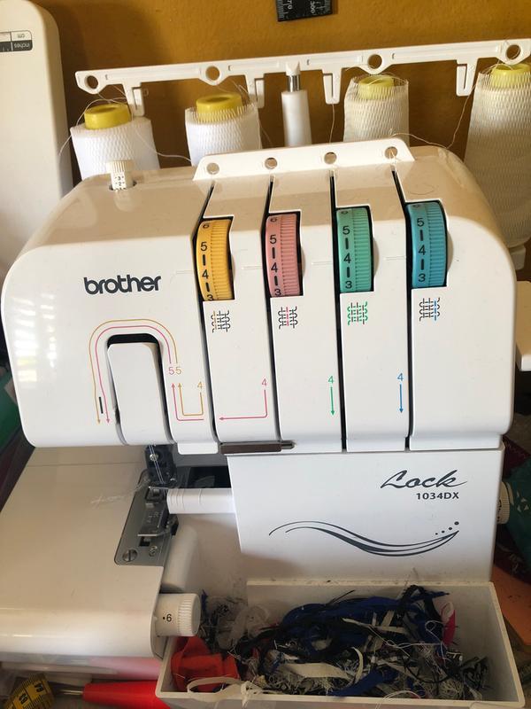 Brother 1034DX Overlock Serger Sewing Machine w Color-Coded