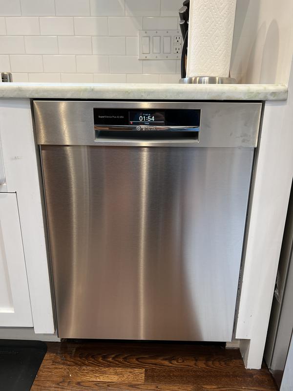 Bosch 800 Series Front Control 24 in Smart Built In Dishwasher