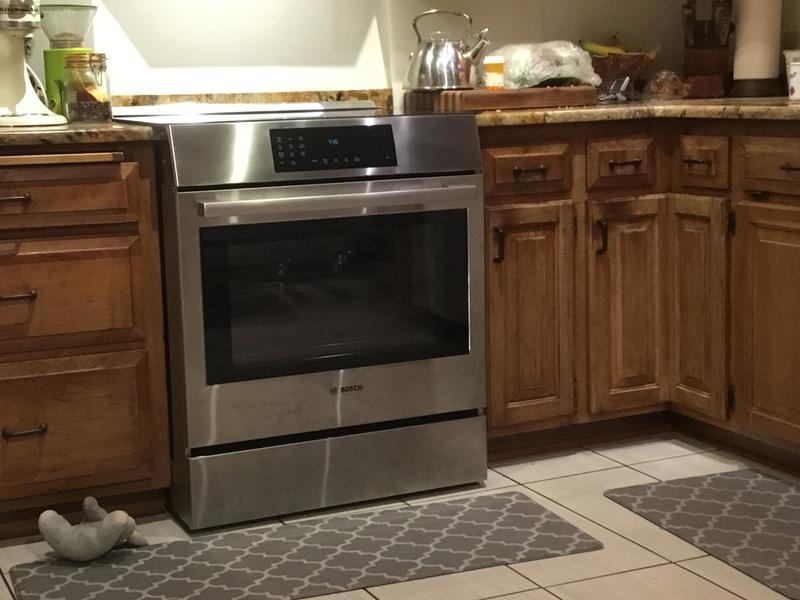 Bosch Benchmark Series 30-in 4 Burners 4.6-cu ft Self-cleaning
