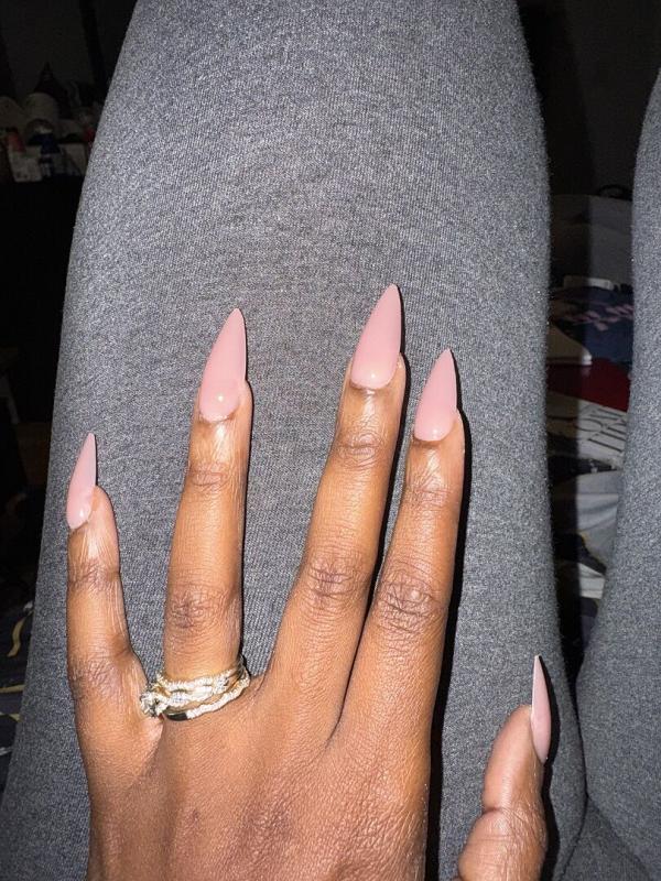 Customer photo for "Best press on nails"