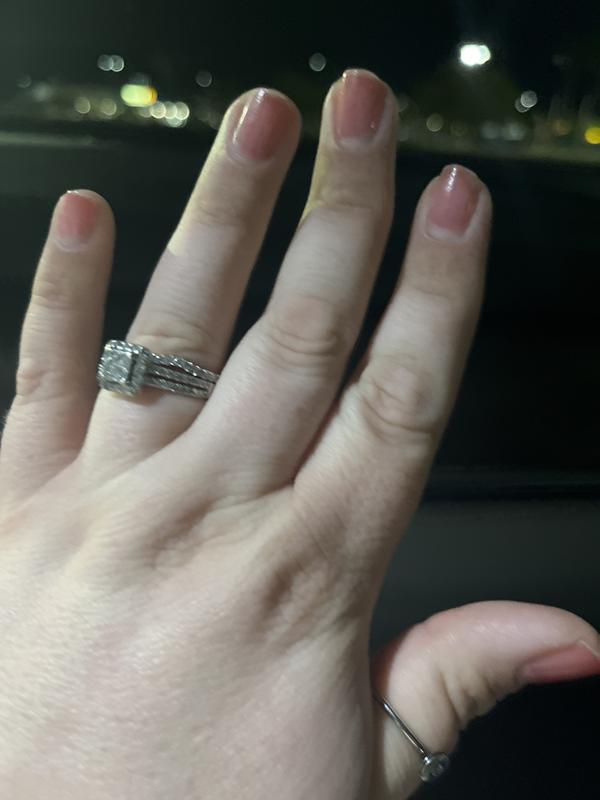 This is a week old manicure and still looks great!
