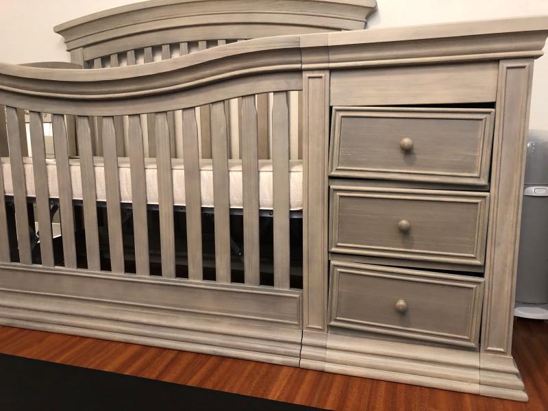 Sorelle Sedona 4in1 Convertible Crib and Changer in Rustic Taupe