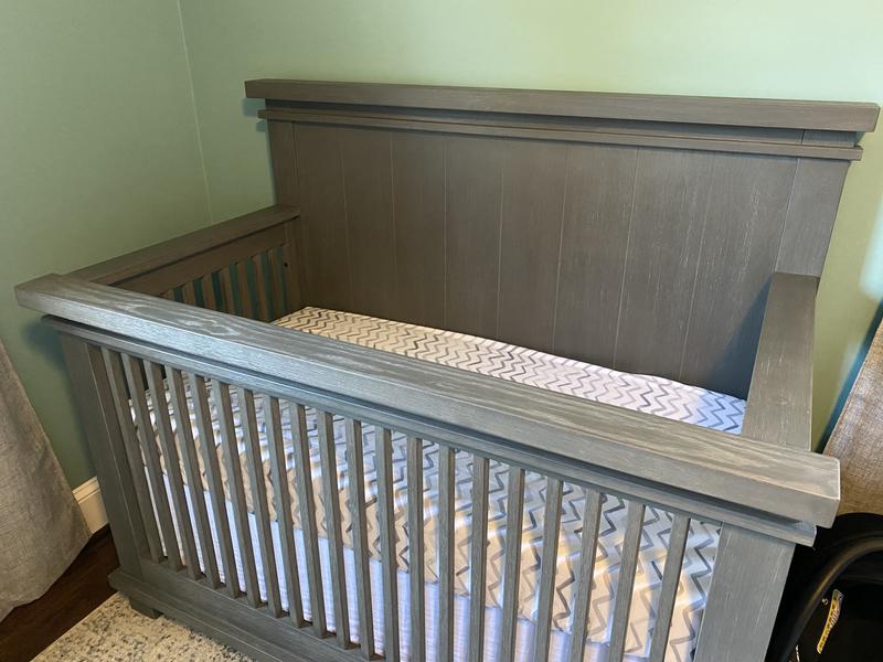 Soho baby hot sale hampton crib