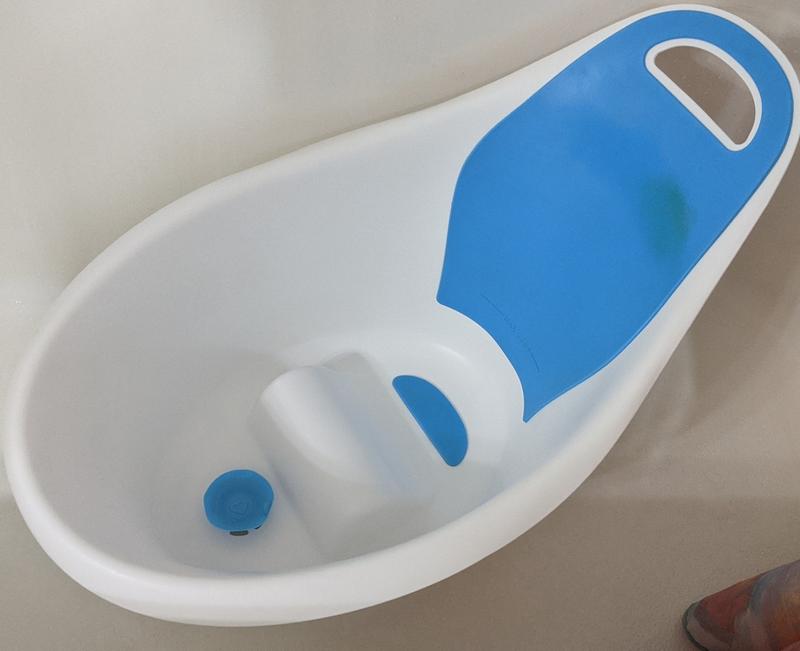 Munchkin® Sit & Soak Infant Bath Tub in White/Blue buybuy BABY