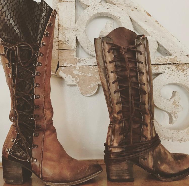 fish boots black