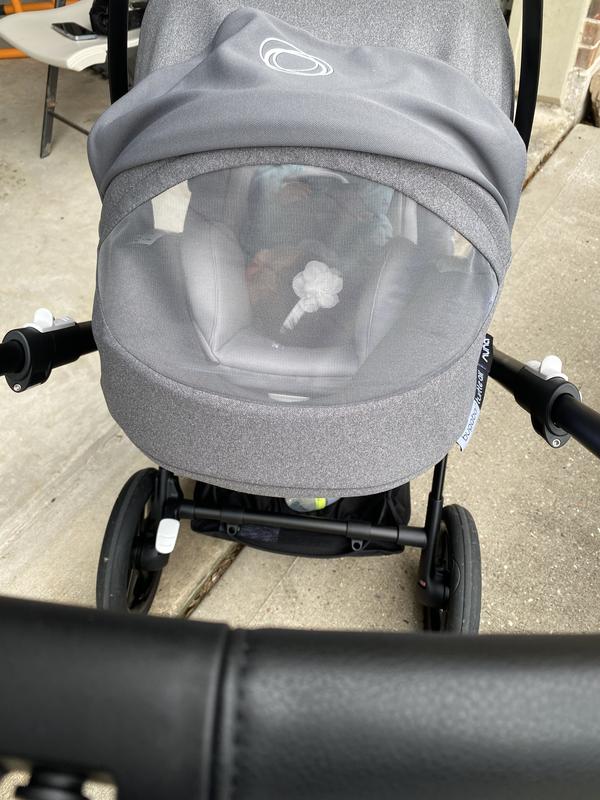 Peekaboo view while on the stroller
