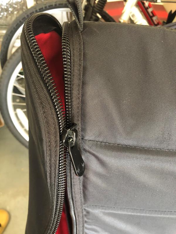 Zipper line can't recover once being pulled open at both end.
