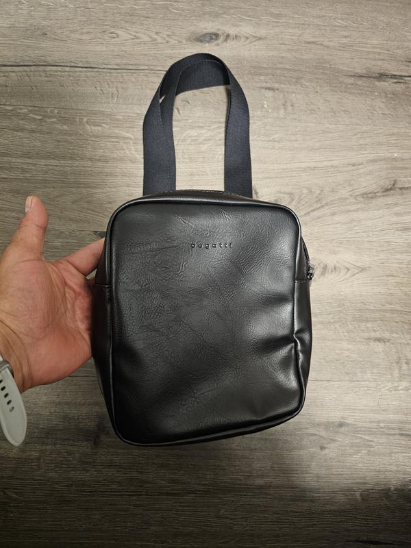 Customer photo for "Amazing crossbody bag"