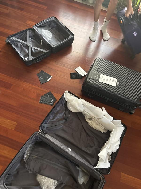 Customer photo for "Luggage Quality"
