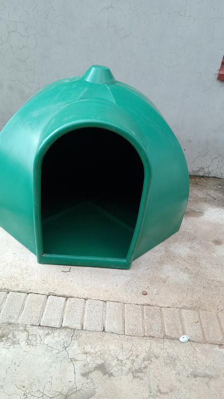 Plastic dog kennels makro best sale