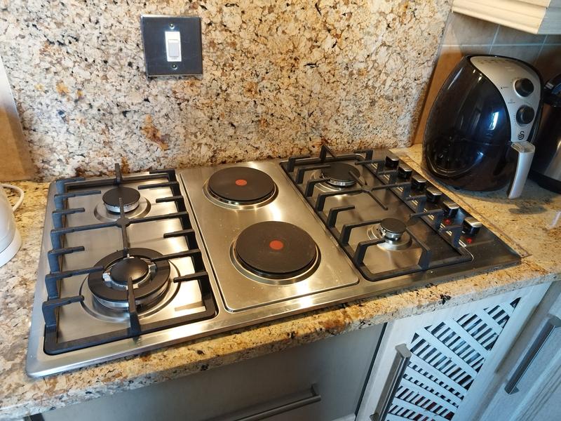 Gas hobs deals at builders warehouse