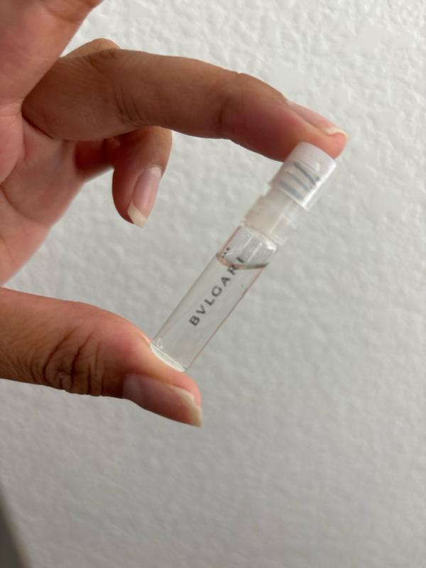 Customer photo for "Faint scent."
