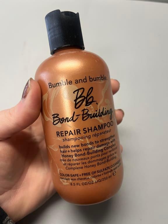 Strengthens damaged hair