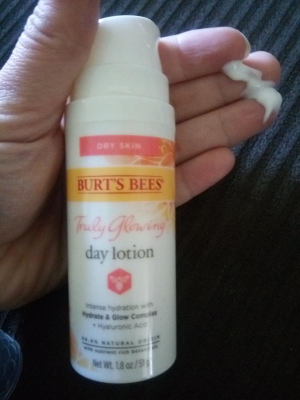 burt's bees truly glowing day lotion