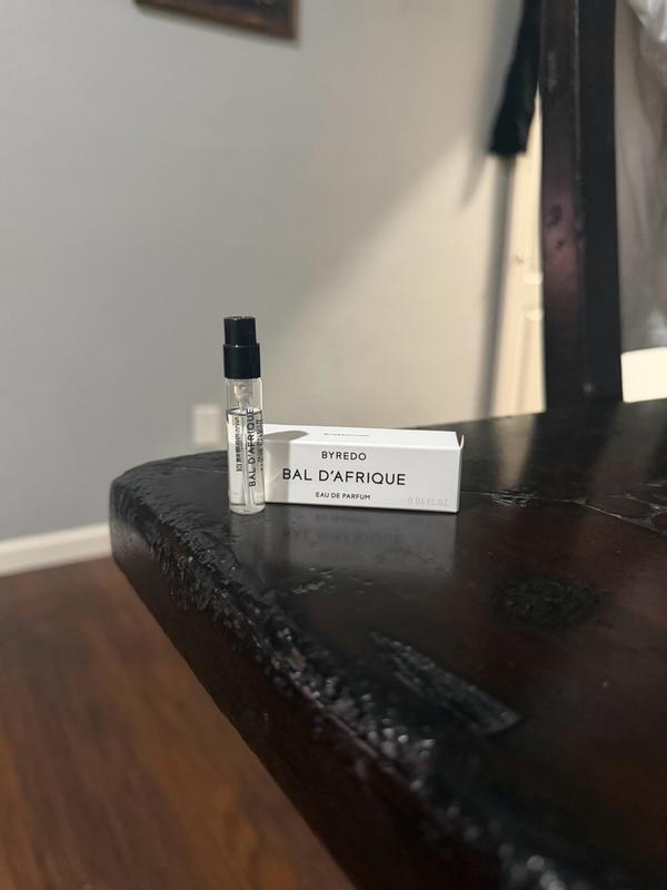 Customer photo for "Very fun, clean scent for all seasons and perfectly unisex."