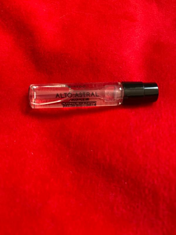 Customer photo for "Long lasting natural perfume spray"