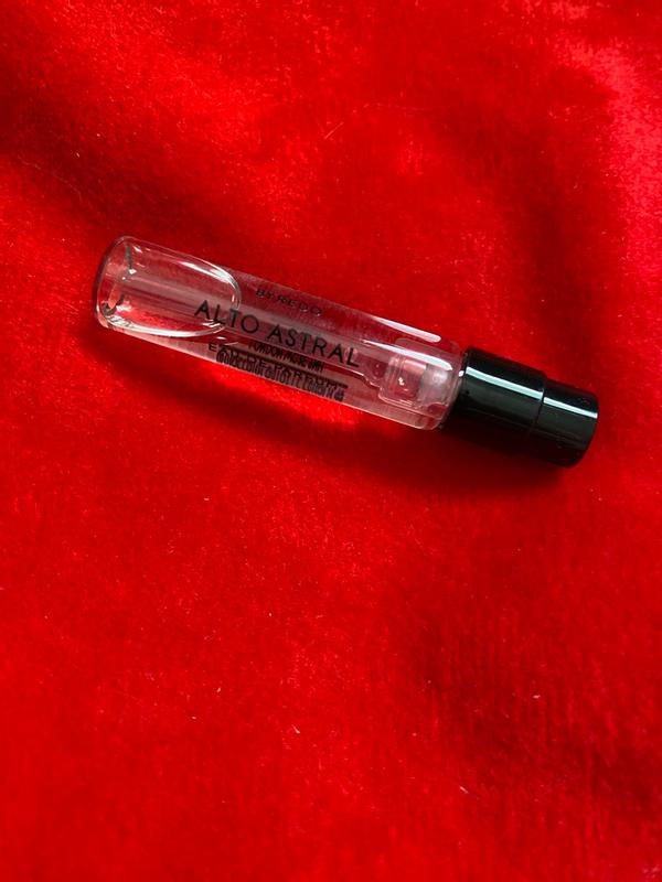 Customer photo for "Long lasting natural perfume spray"