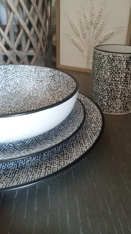 Stone + Lain Sophie Stoneware White And Black Dinnerware Set | 16
