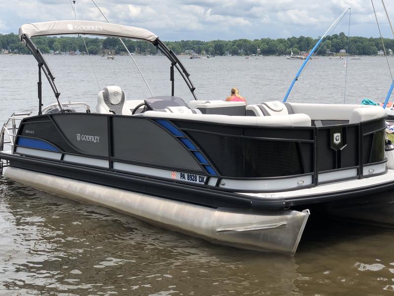 Godfrey Sea Ryder Pontoon / Custom with SG600 Review