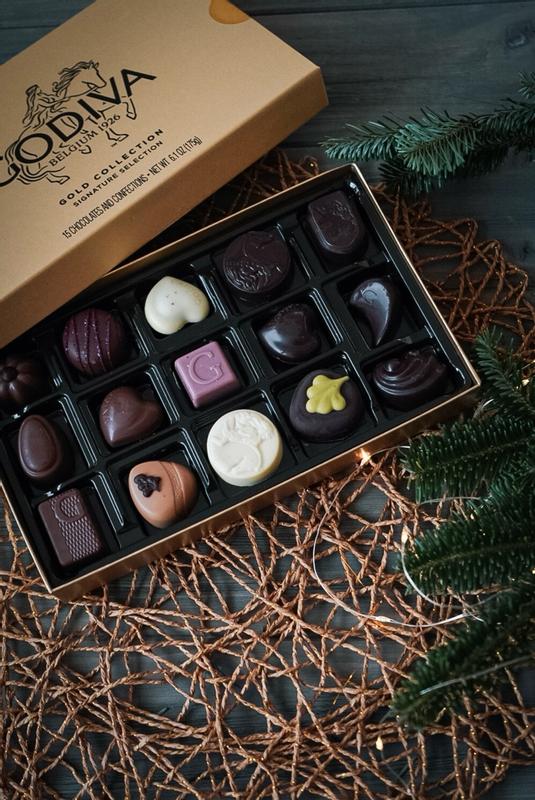 Assorted Chocolate Gold Gift Box, Holiday Edition, 15pc. | GODIVA