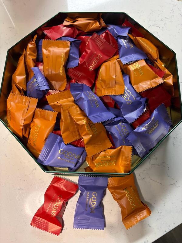 Assorted Masterpiece Holiday Tin, 50pc. | GODIVA – GODIVA