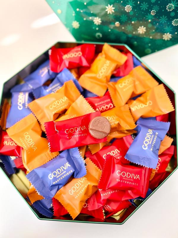 Assorted Masterpiece Holiday Tin, 50pc. | GODIVA – GODIVA