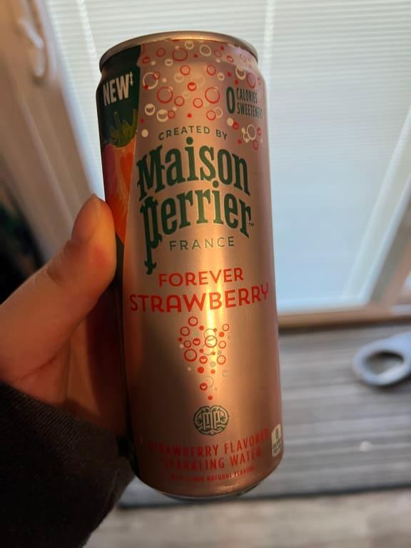 Maison Perrier Strawberry Flavored Sparkling Water 8X11.15Floz