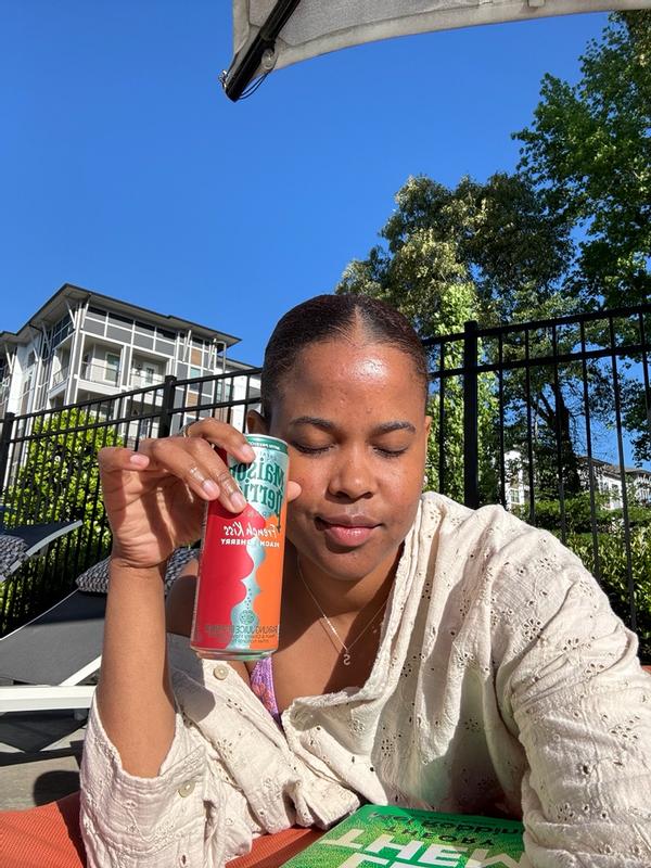 French Kiss Flavored Water Peach & Cherry | Maison Perrier®