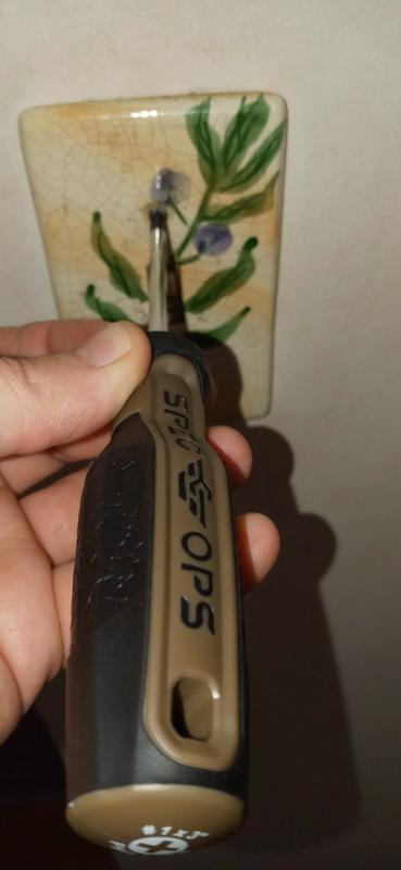 Easy to grasp handle