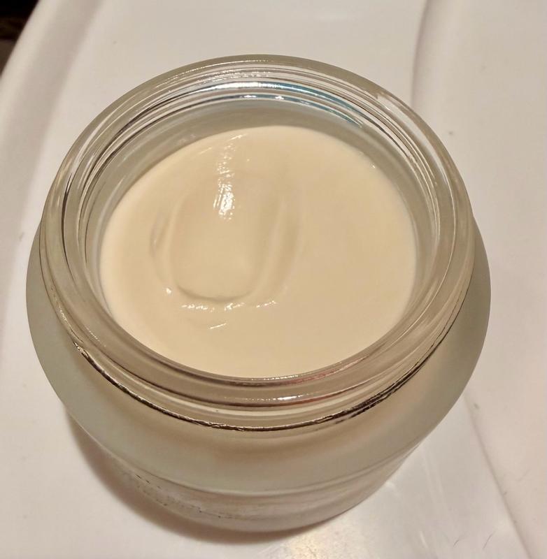 Customer photo for "Thick luxury cream"