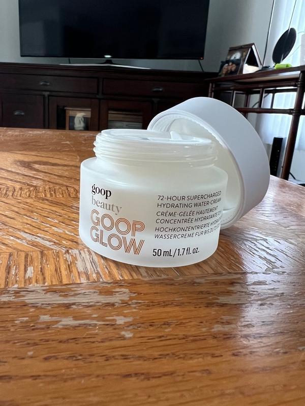 Customer photo for "Hydrating and Lightweight!"