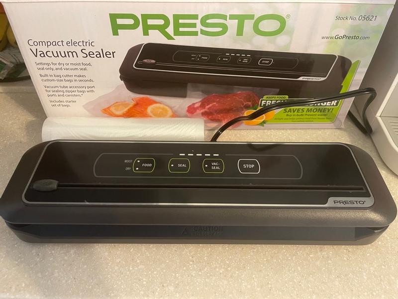FreshDaddy™ Compact Electric Vacuum Sealer - Vacuum Sealers - Presto®