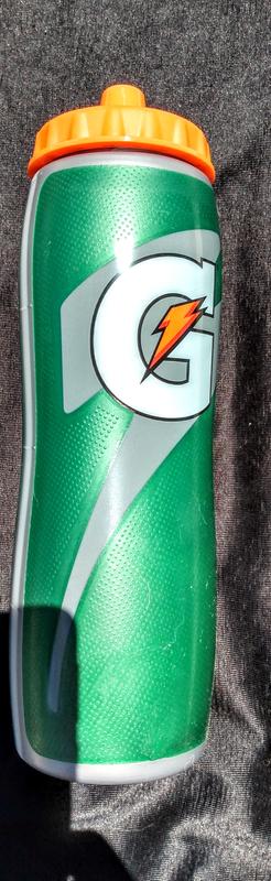 Gatorade Gator Skin Bottle 32-fl oz Green Plastic Water Bottle in the Water  Bottles & Mugs department at