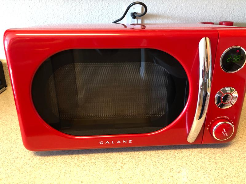 Galanz GLCMKZ07GNR07 Retro Countertop Microwave Oven with Auto Cook & Reheat, Defrost, Quick Start Functions, Easy Clean with Glass Turntable, Pull
