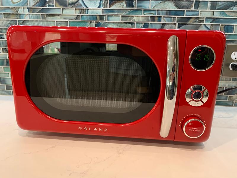 Galanz Retro Microwave Oven 0.7 Cubic Feet 700 Watts
